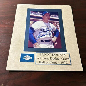 Sandy Koufax Autographed 8 x 10 photo